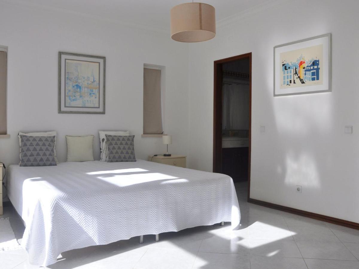 Comfortable Holiday Home In Vilamoura With Pool Exterior photo